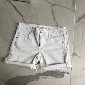 American Eagle White Jean shorts size 4 Next Level Stretch